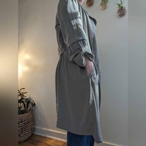 Aritzia Babaton Trench - Picture 4 of 7
